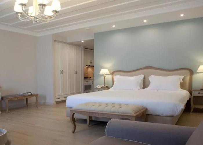 Royal Nidri Hotel & Apartments