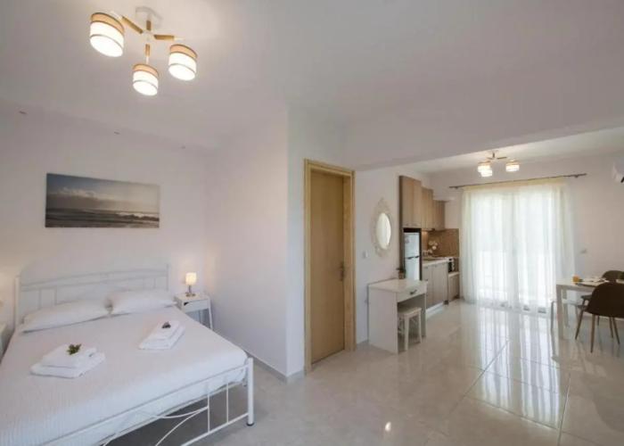Bounatsa Studios & Apartments