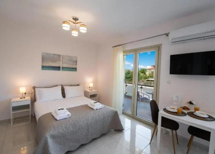 Bounatsa Studios & Apartments