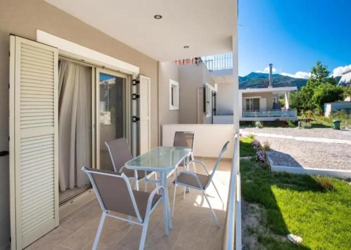 Bounatsa Studios & Apartments