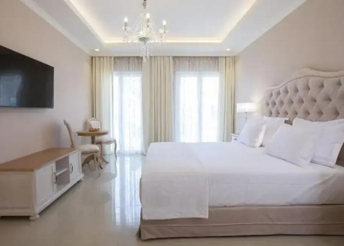 VK Luxury Suites - Private Parking - Adults Only