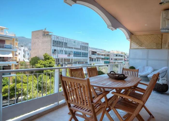 L' apartment blanc dans le centre de Glyfada
