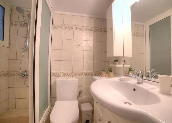 L' apartment blanc dans le centre de Glyfada