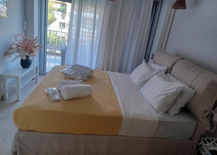 L' apartment blanc dans le centre de Glyfada