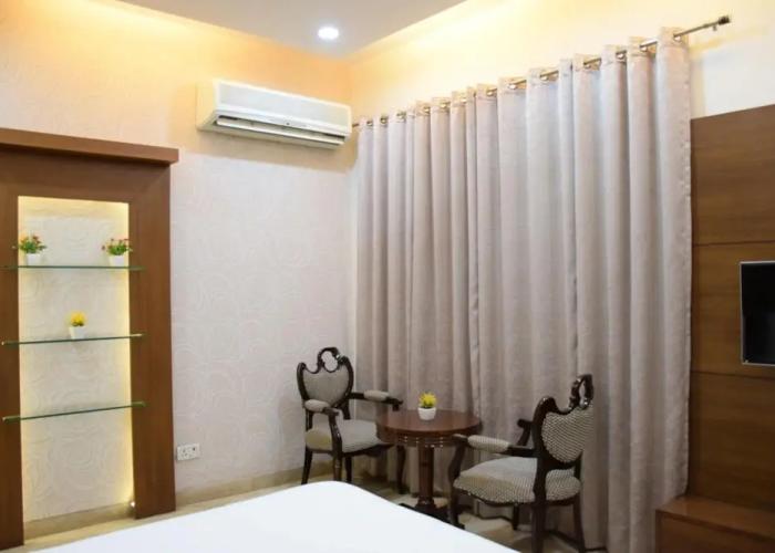 When In Gurgaon - Service Apartments near Medanta Medicity