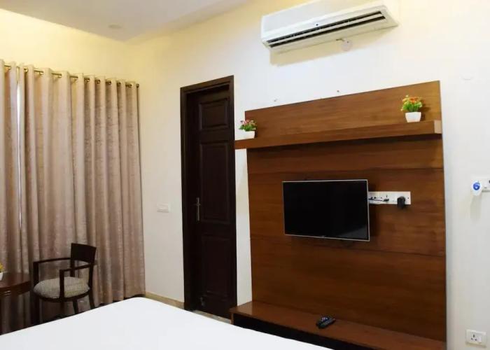 When In Gurgaon - Service Apartments near Medanta Medicity