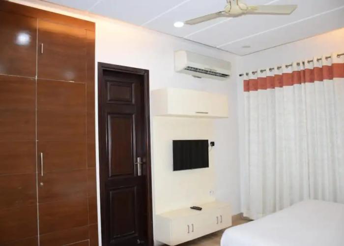 When In Gurgaon - Service Apartments near Medanta Medicity