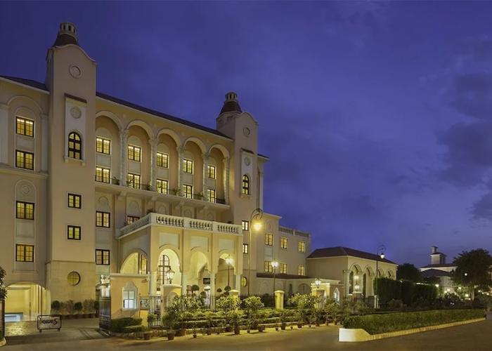 DLF Club 5