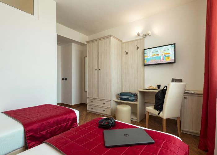 Simon Hotel