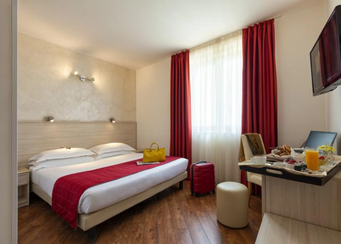 Simon Hotel