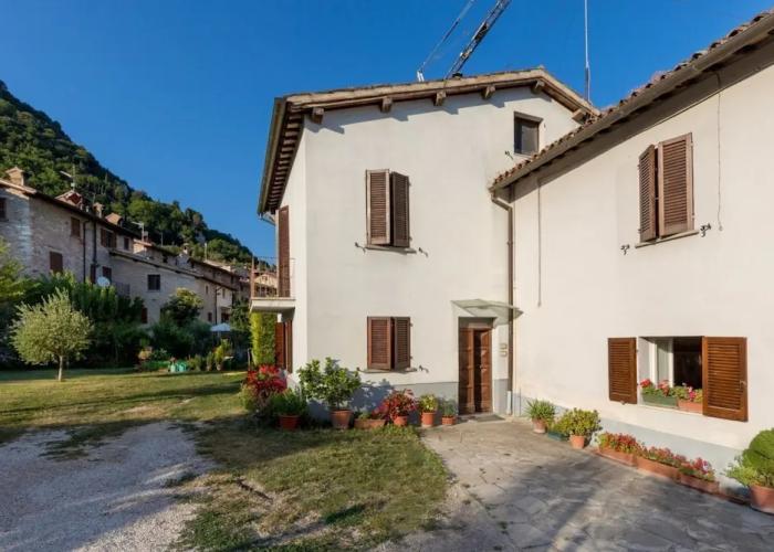 Borgo Santa Lucia Apartment with Private Parking & Garden