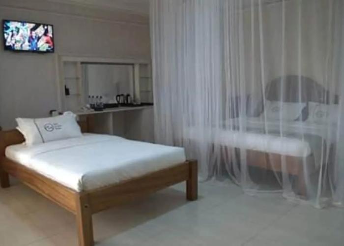 Two Oceans Hotel-Voi