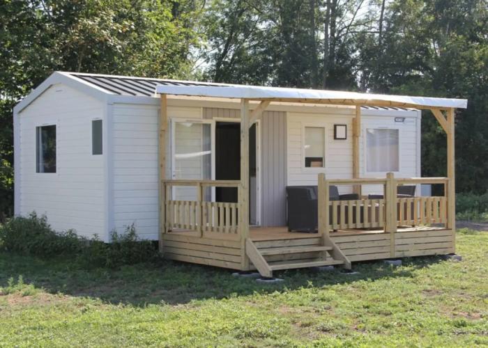 Compact 4 Person Chalet in Friesland