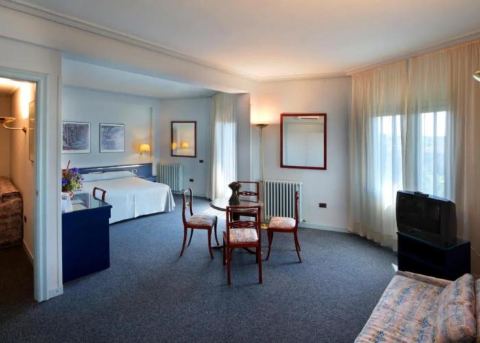 Hotel Rey Sancho Ramirez