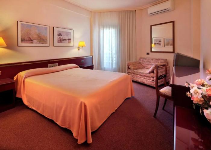 Hotel Rey Sancho Ramirez