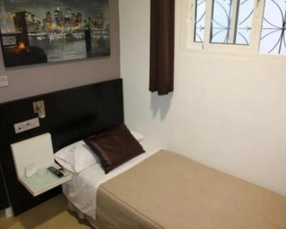 фото Hostal Central