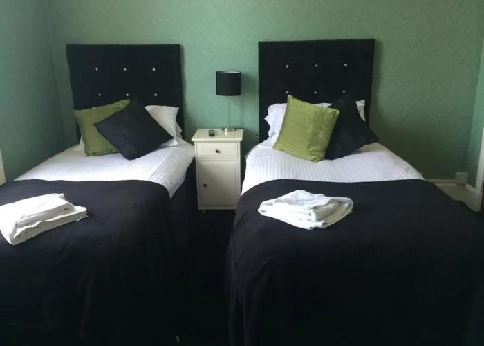 Broom Lodge
