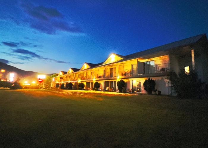 Monashee Motel
