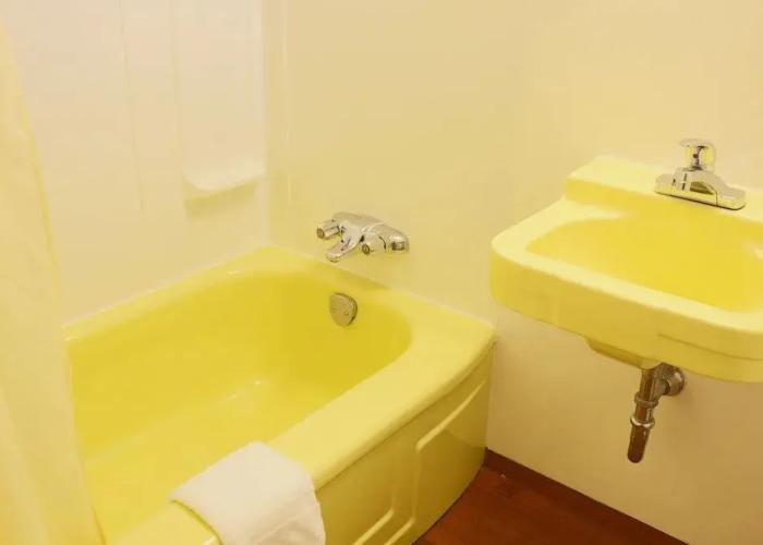 Monashee Motel