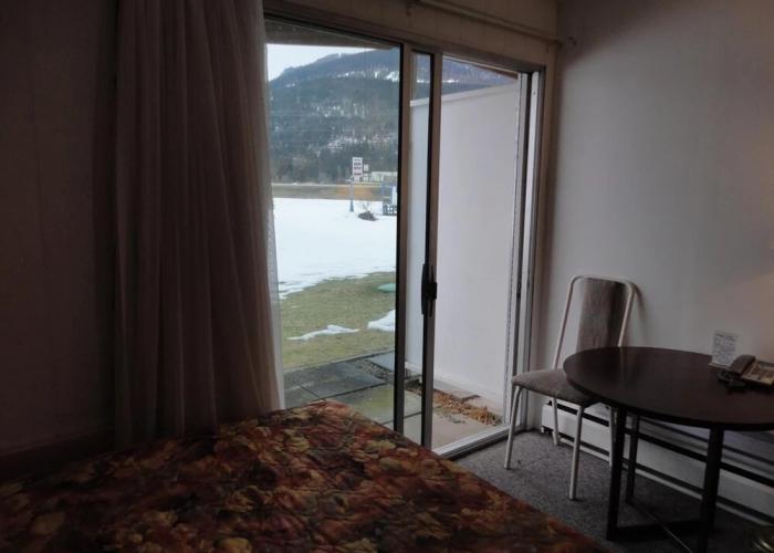 Monashee Motel