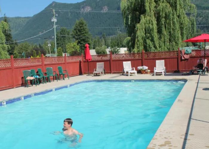Paradise Motel