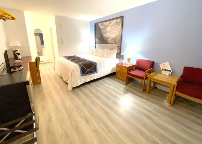 Super 8 by Wyndham Sicamous