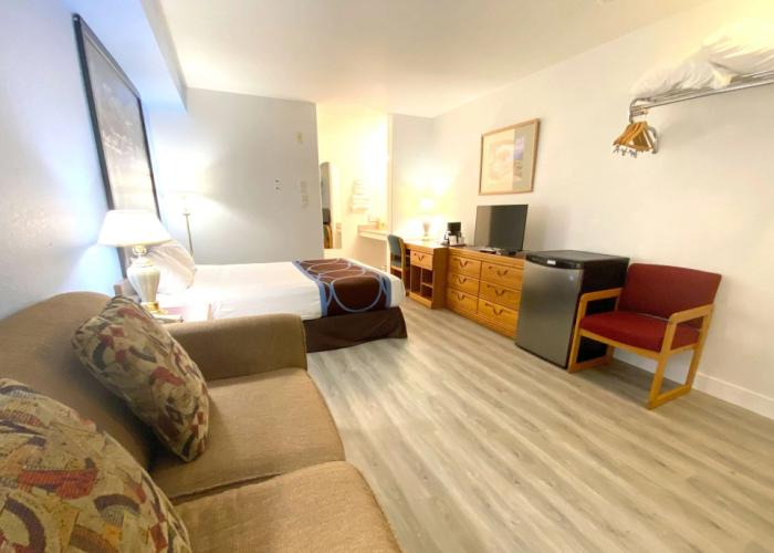 Super 8 by Wyndham Sicamous