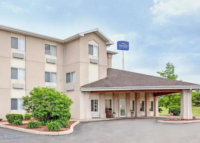 Baymont Inn & Suites Howell/Brighton