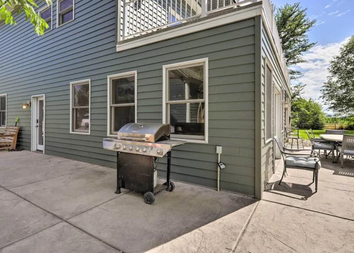 Fruita Victorian Home w/ Hot Tub + Mountains!