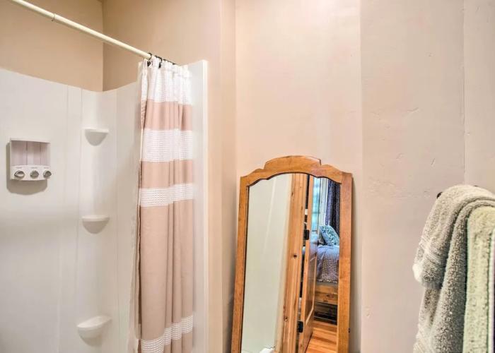 Fruita Victorian Home w/ Hot Tub + Mountains!