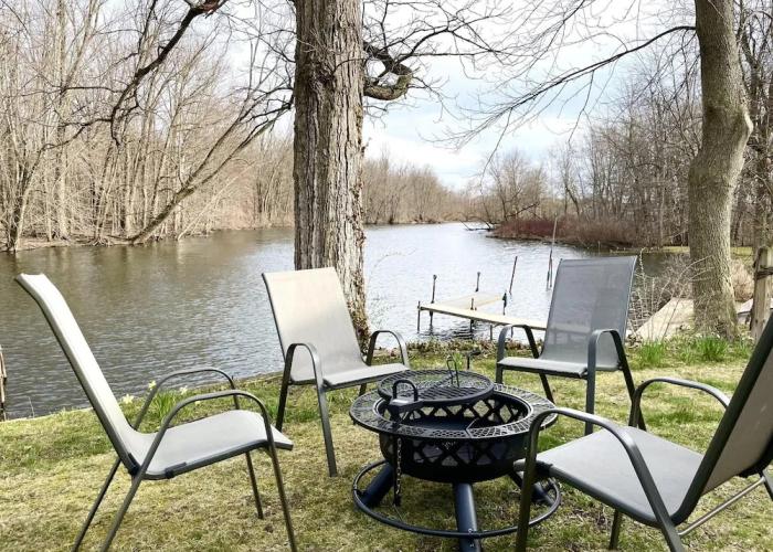 Relaxing Riverside 10 Minutes to Shipshewana