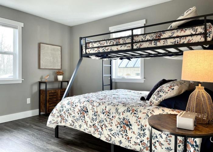 Relaxing Riverside 10 Minutes to Shipshewana