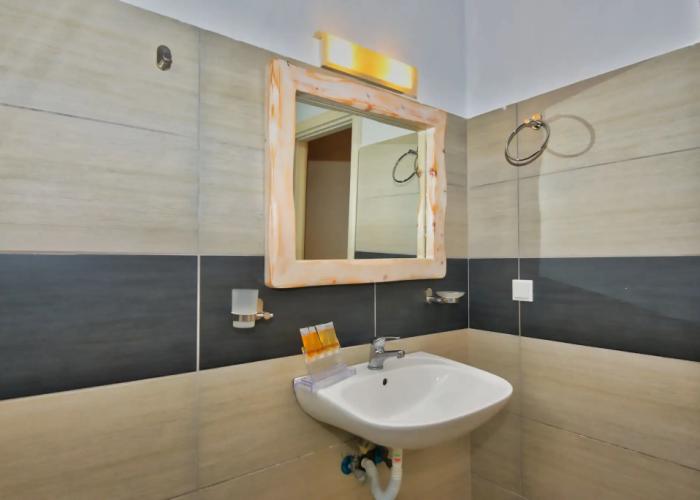 Hotel Omiros