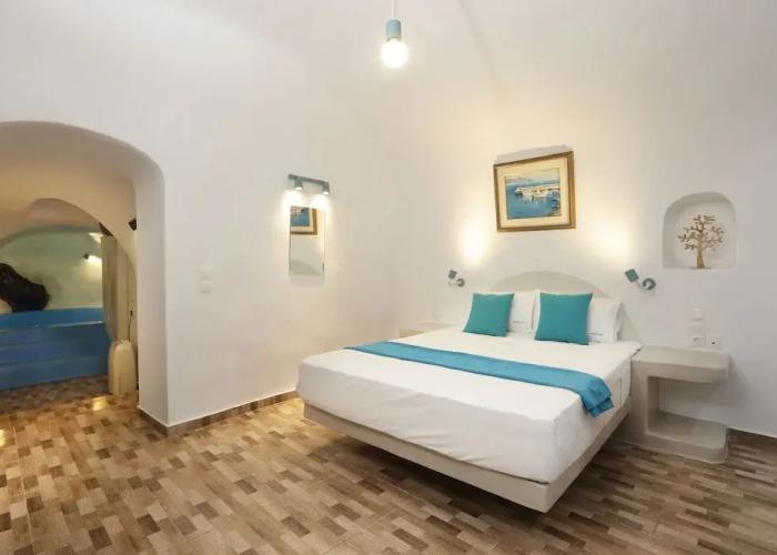 Church & Cave - Santorini Private Residences