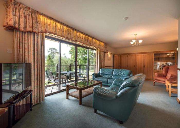 Macdonald Elmers Court Hotel