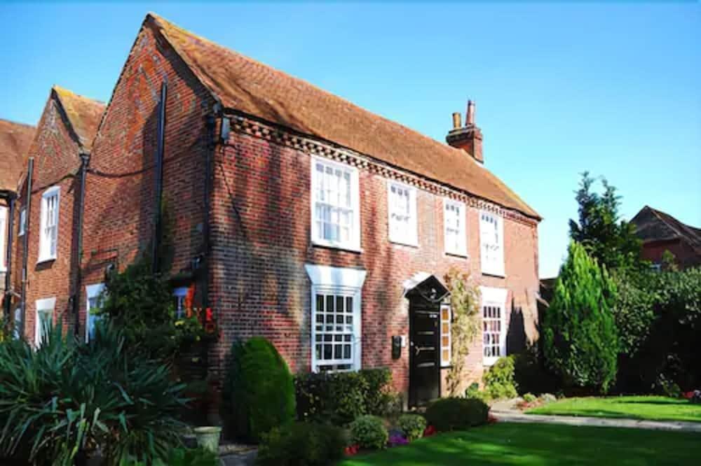 The Newtown House Hotel