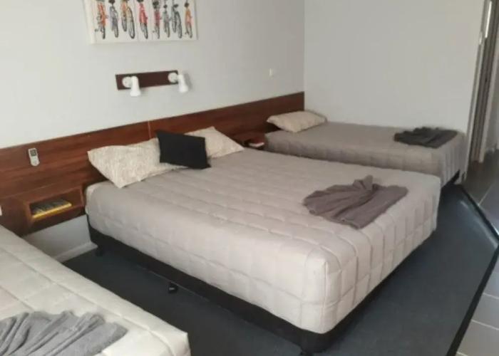 Castlereagh Motor Inn