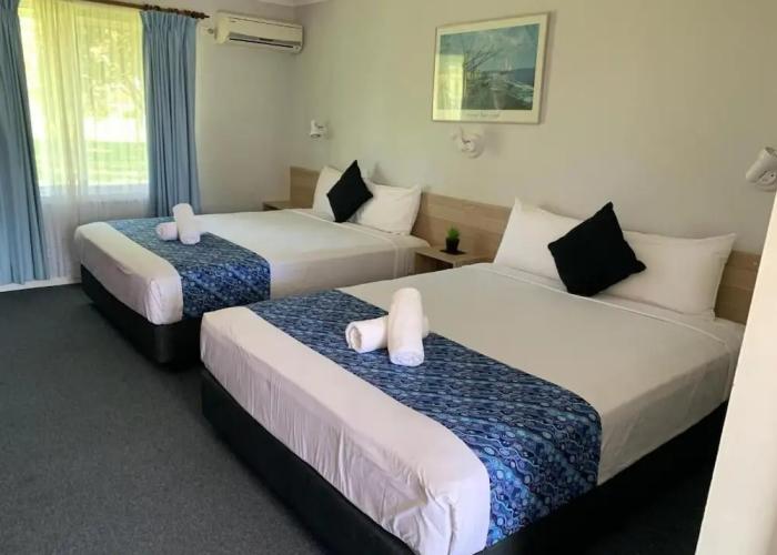 Castlereagh Motor Inn
