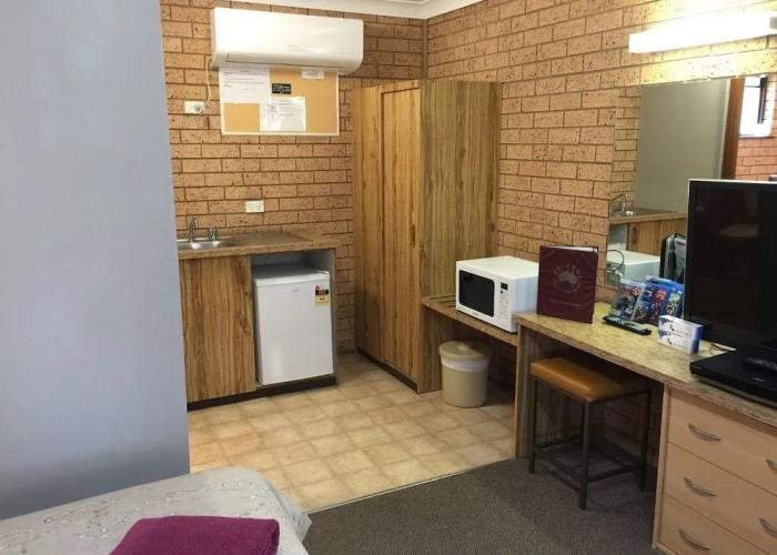 Three Ways Motel
