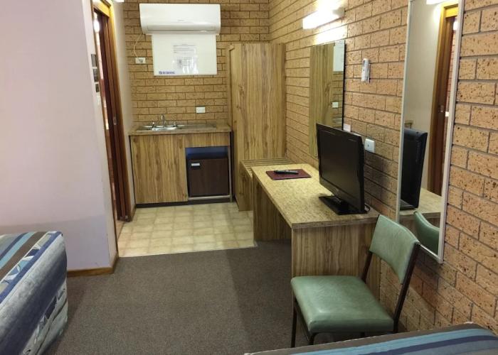 Three Ways Motel