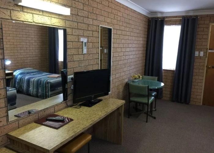 Three Ways Motel