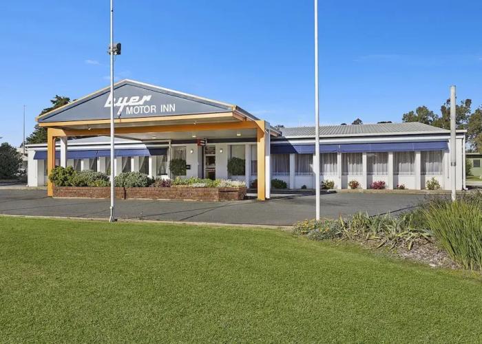 Byer Fountain Motor Inn, Holbrook