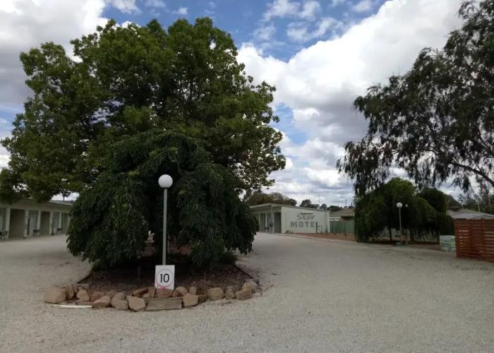 Holbrook SKYE Motel
