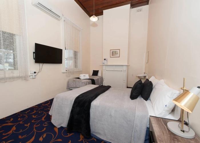 Riverina Hotel