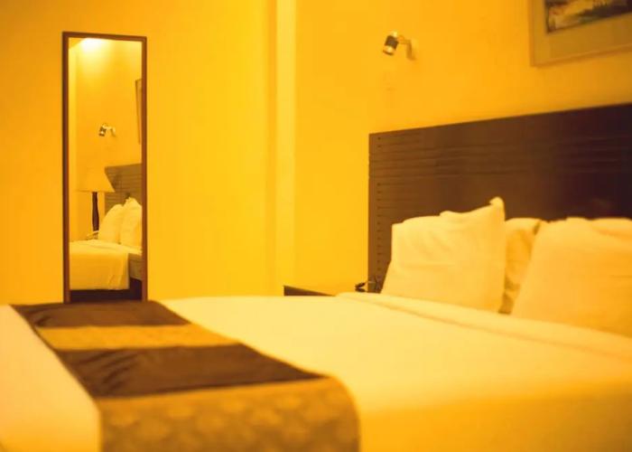 The Avenue Hotel and Suites