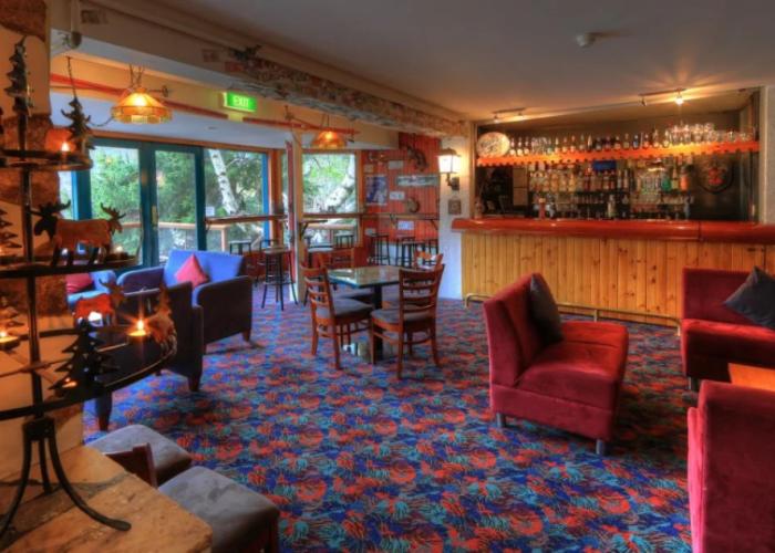 Candlelight Lodge