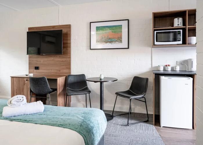 Browns Plains Hotel