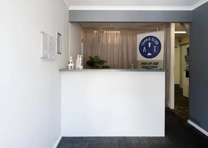Browns Plains Hotel