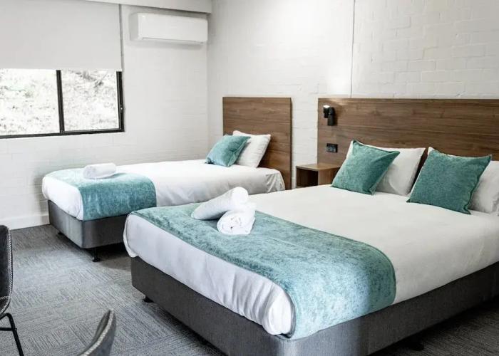 Browns Plains Hotel