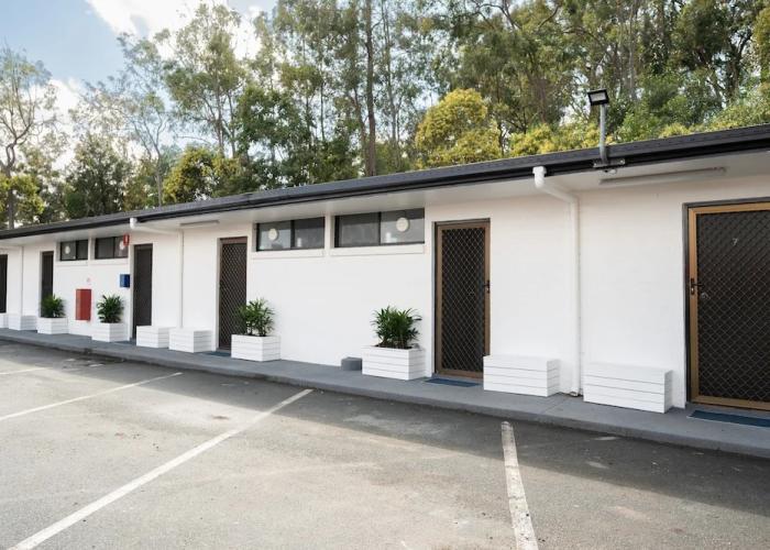 Browns Plains Hotel